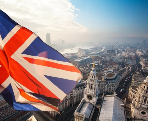 Πάνω από τις προσδοκίες η ανάπτυξη στη Βρετανία – Στο 0,5% τον Φεβρουάριο